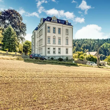 Mountain Bliss In Borstendorf